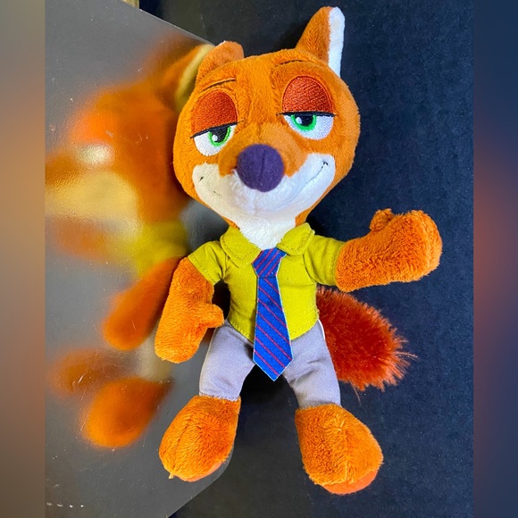 DISNEY ZOOTOPIA NWOT NICK WILDE FOX TOMY BEAN BAG PLUSH 2016 9” - Picture 9 of 12